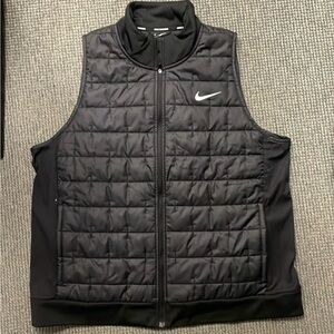 Nike Women’s Therma fit vest